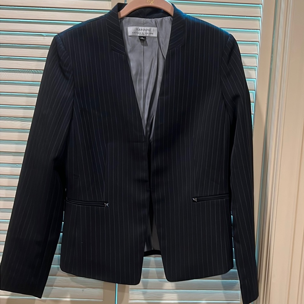 Tahari Arthur S. Levine Jacket Size 6 NWT